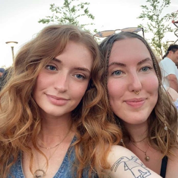 Meet your Posher, Shea - Picture 1 of 1